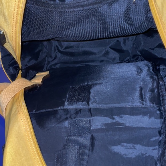 Yellow backpack - Picture 4 of 4